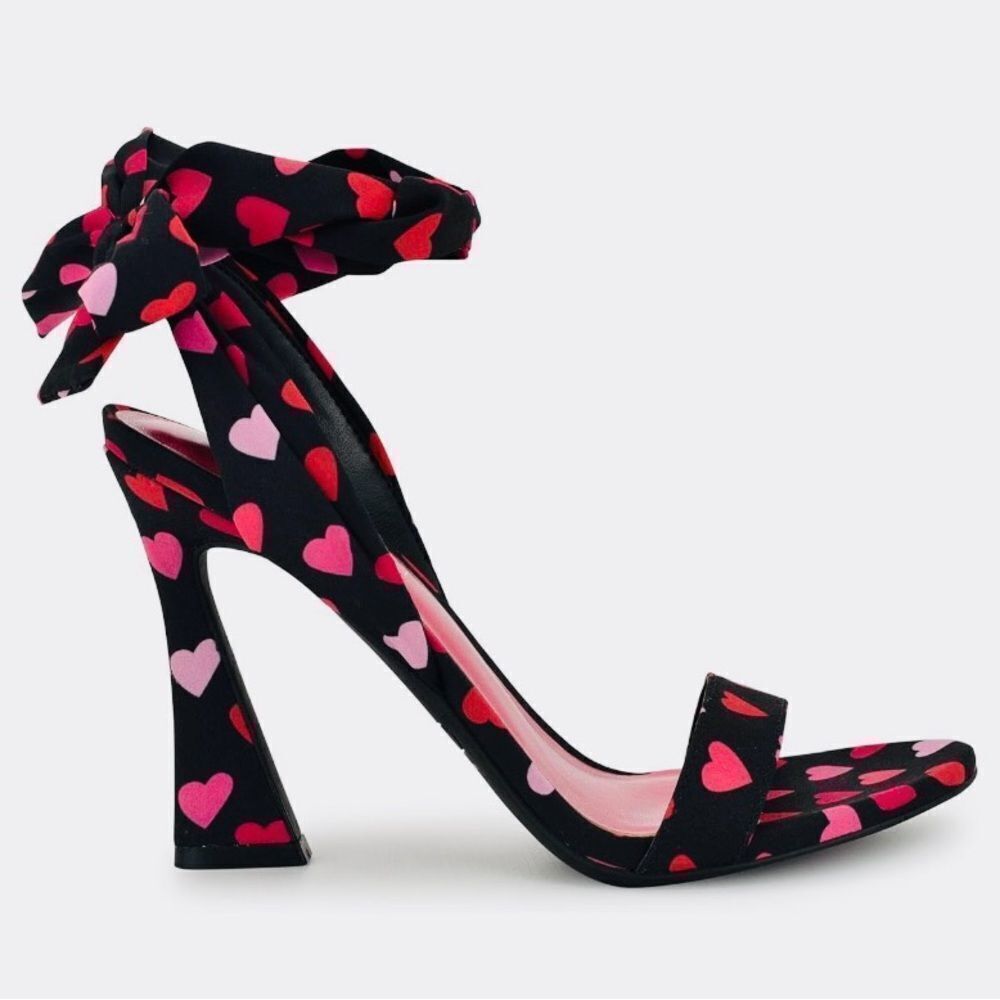 🛍️Nine West Satin Black, Red and Pink Heart Tie Heels